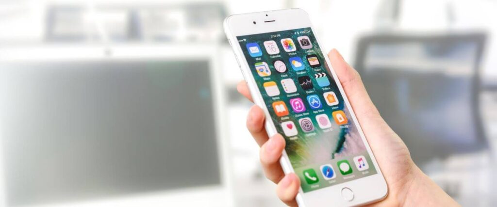 Talvez o mais importante antes de comprar um iPhone usado seja verificar se o seu iPhone está ligando. Isso pode parecer óbvio, mas alguns vendedores podem tentar passar um iPhone que não liga como uma bateria descarregada.