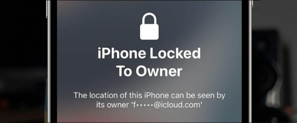 Após a inicialização do iPhone, você verá uma tela de bloqueio convidando o proprietário a inserir a senha.