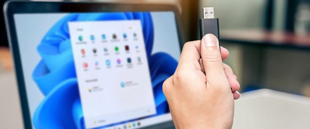 Se você estiver executando uma reinstalação ou instalação limpa do Windows 11 em um computador novo ou antigo, use esta opção para baixar a Ferramenta de criação de mídia para  baixar o windows 11 e criar uma unidade USB ou DVD inicializável.